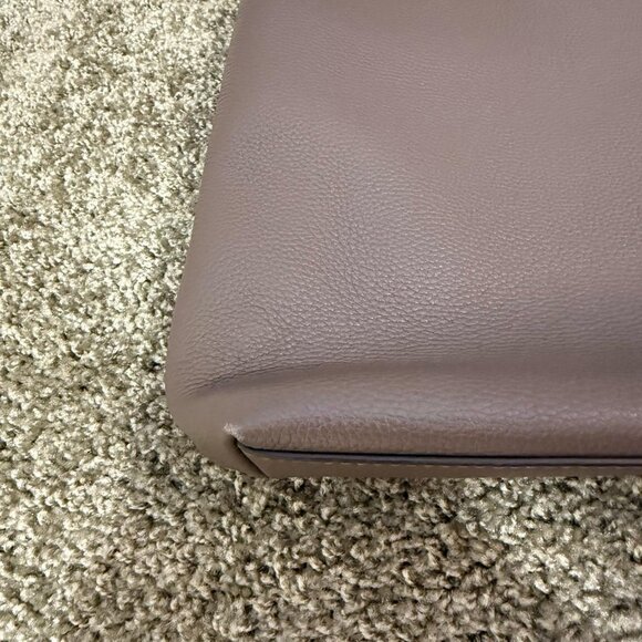 Tory Burch Carson Tote in Silver Maple – Leather Structured Tote Bag - Picture 2 of 8